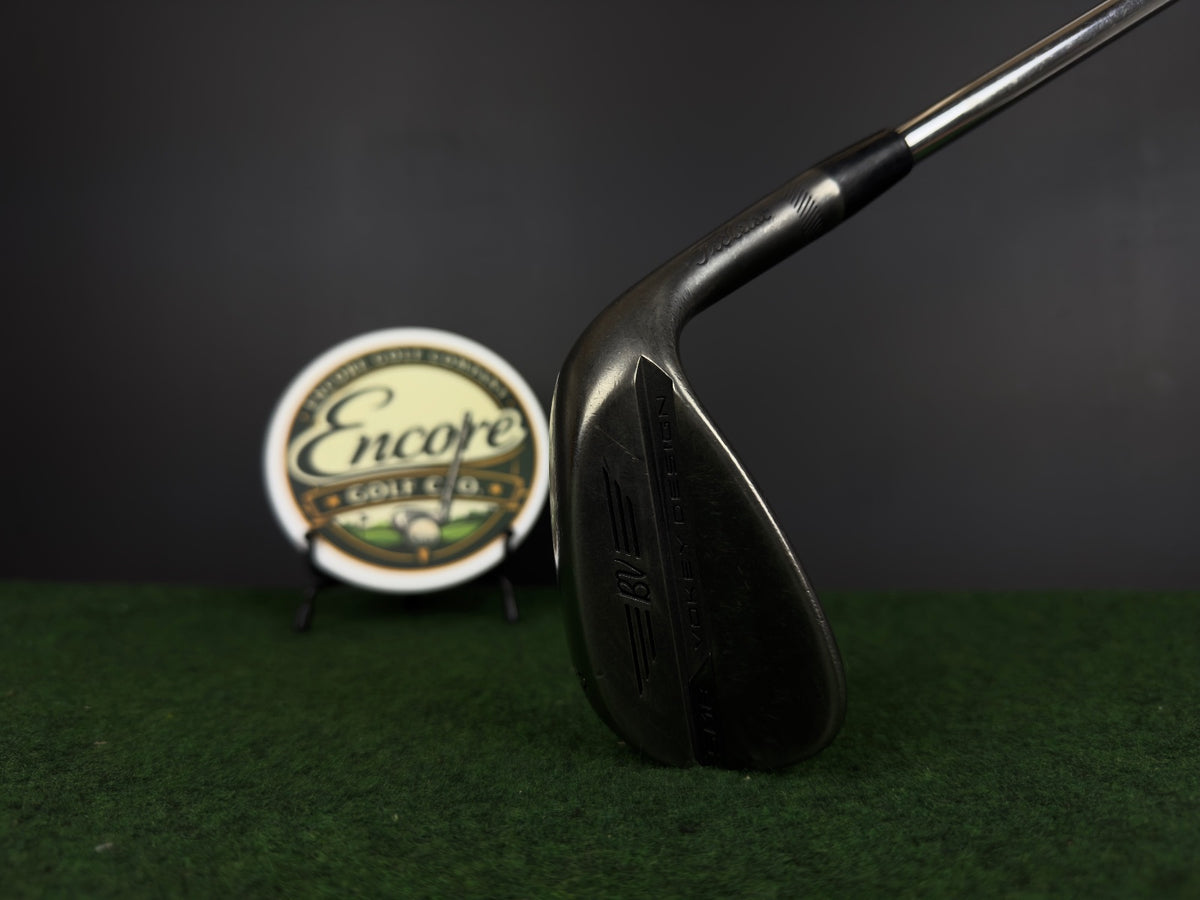 Titleist Vokey SM8 Black Wedge / 52 Degrees / Dynamic Gold / Used
